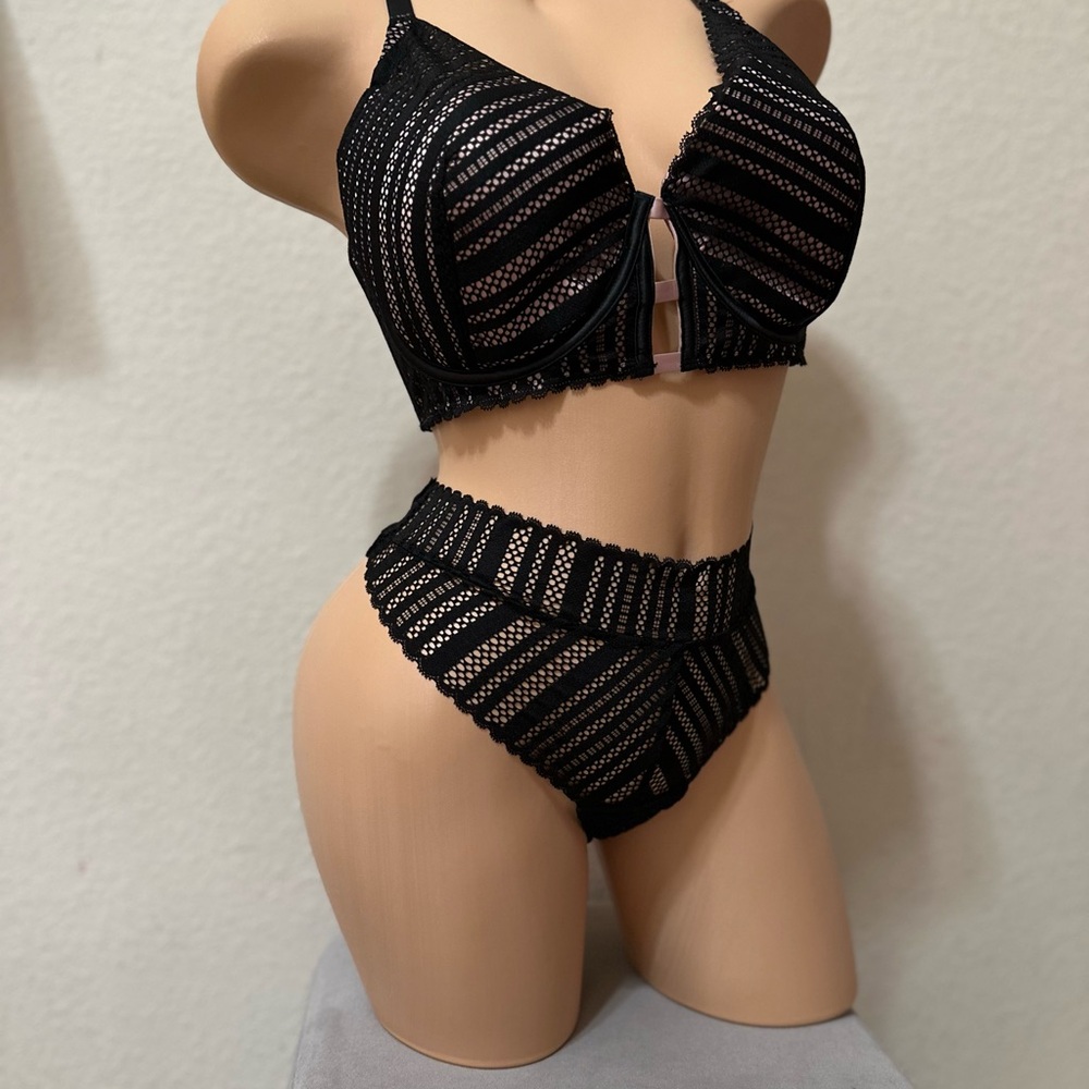 38dd, XL Victoria Secret bra set